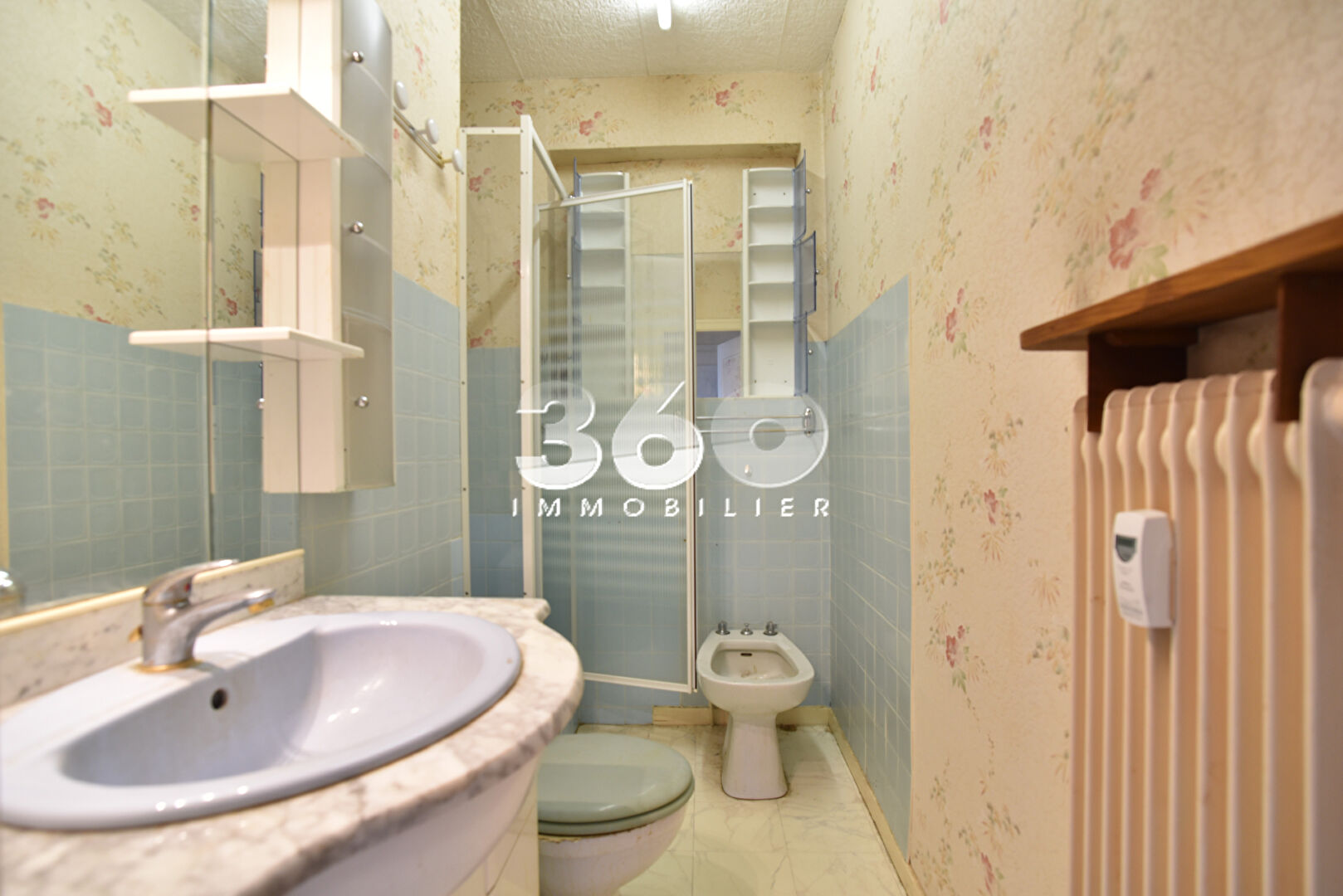 photo À VENDRE ? Studio avec balcon et vue montagne