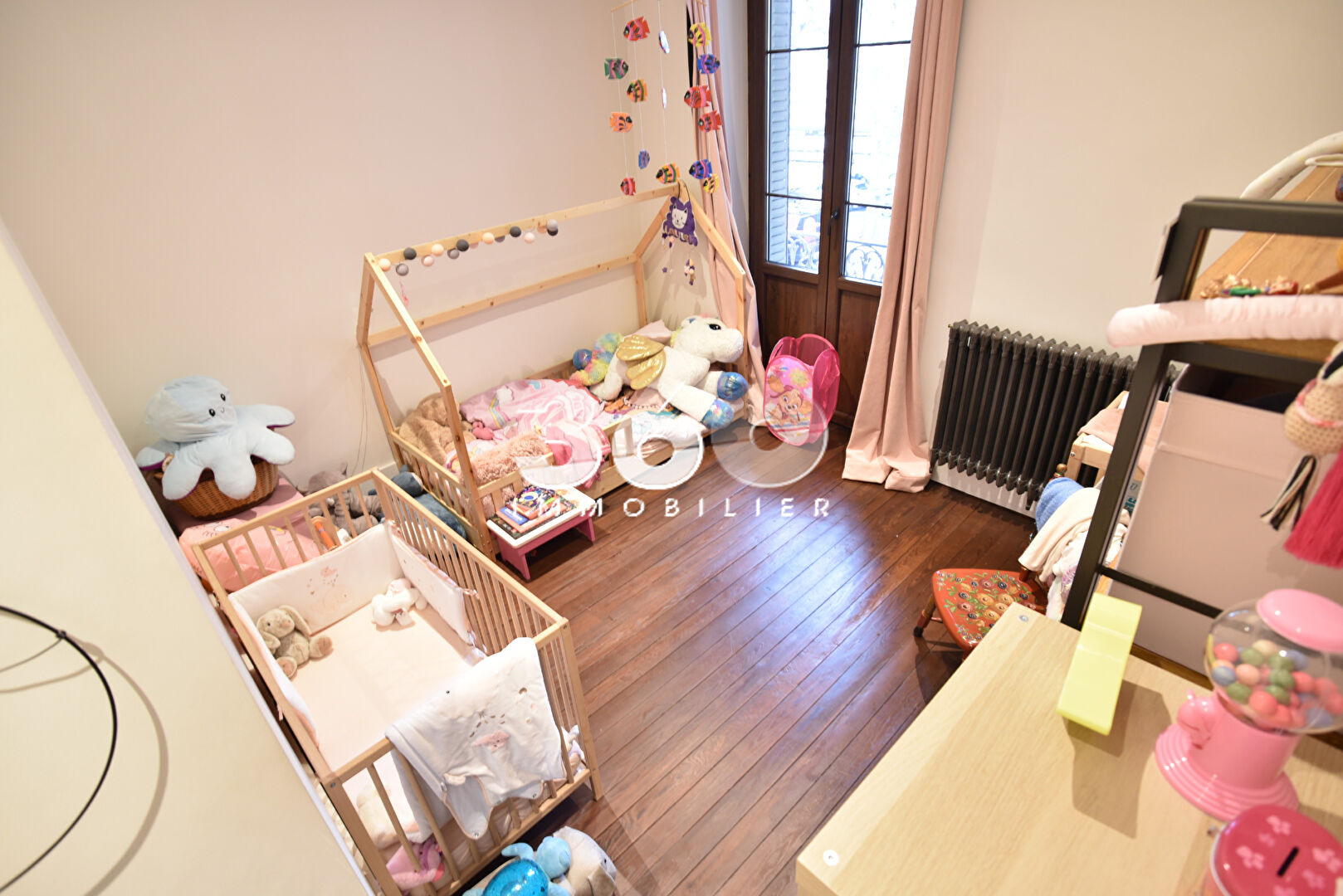 photo Emplacement central, à deux pas du marché et de tous les commerces 