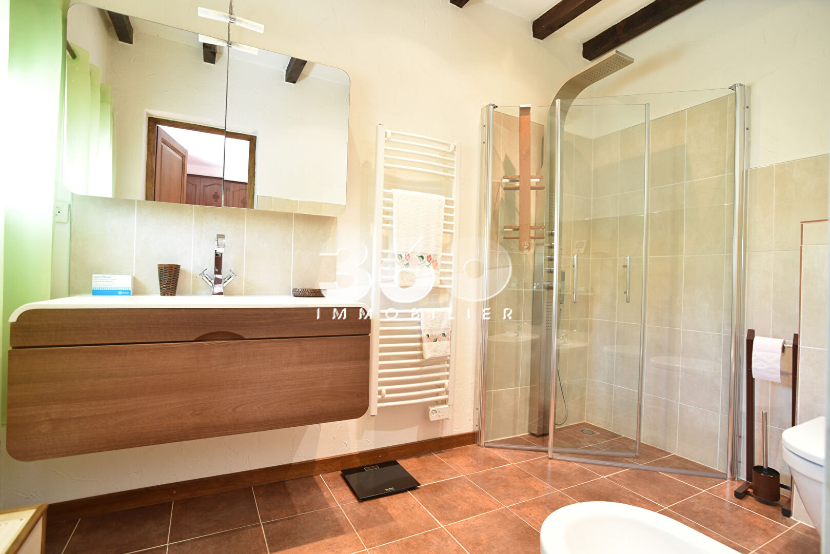 photo Maison 180 m² ? 6 chambres ? Piscine ? Proche CERN 