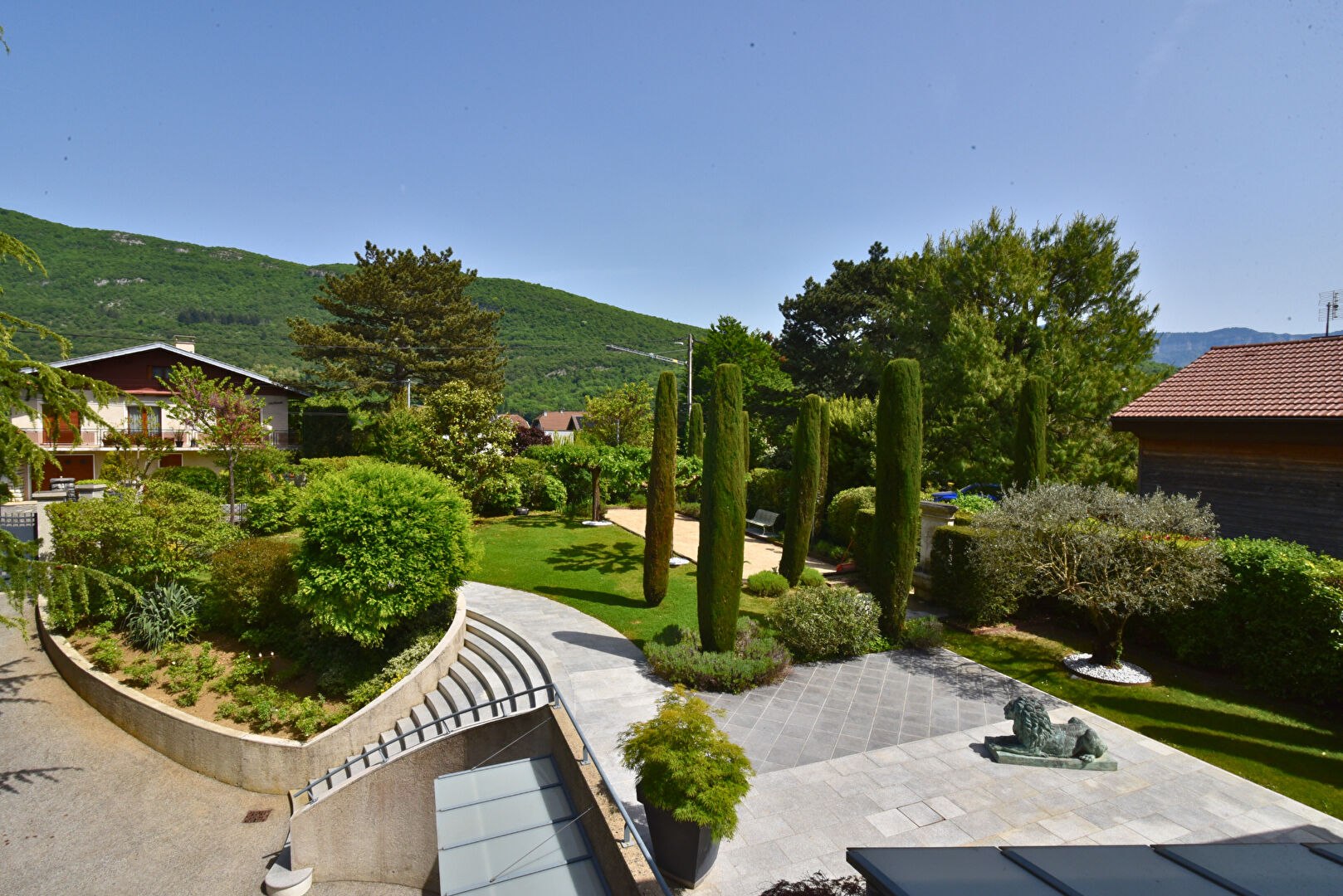 photo Très belle propriété de 500 m² à Brison St Innocent  avec vue imprenable sur le lac 